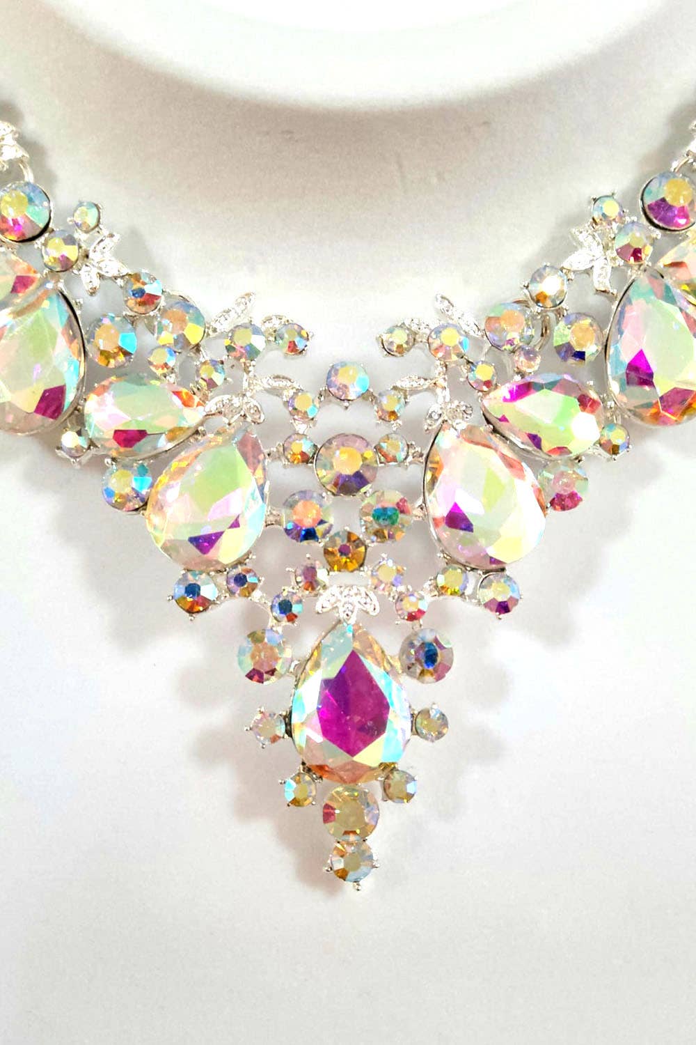 Necklace and Earrings Set. FJN374