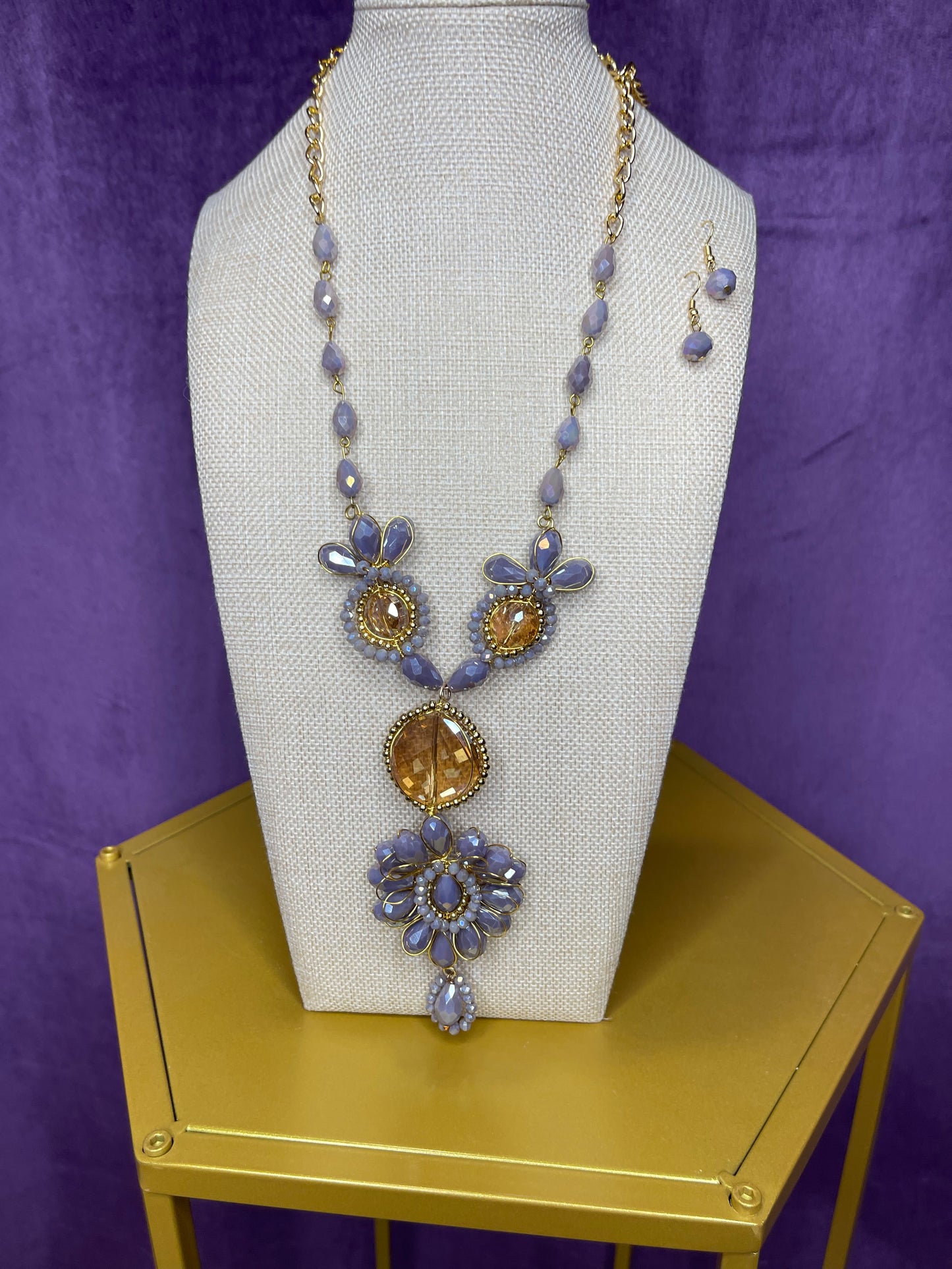 Wire necklace