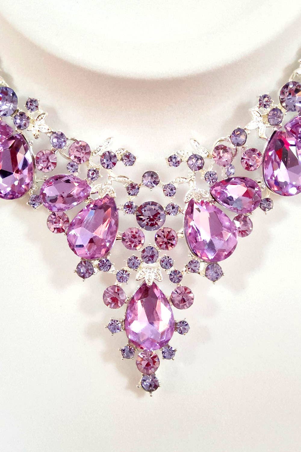 Necklace and Earrings Set. FJN374