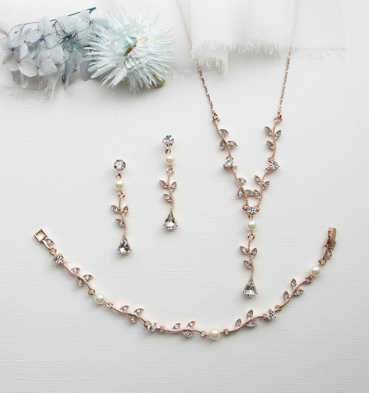 Carla Vine Pearl Jewelry Set