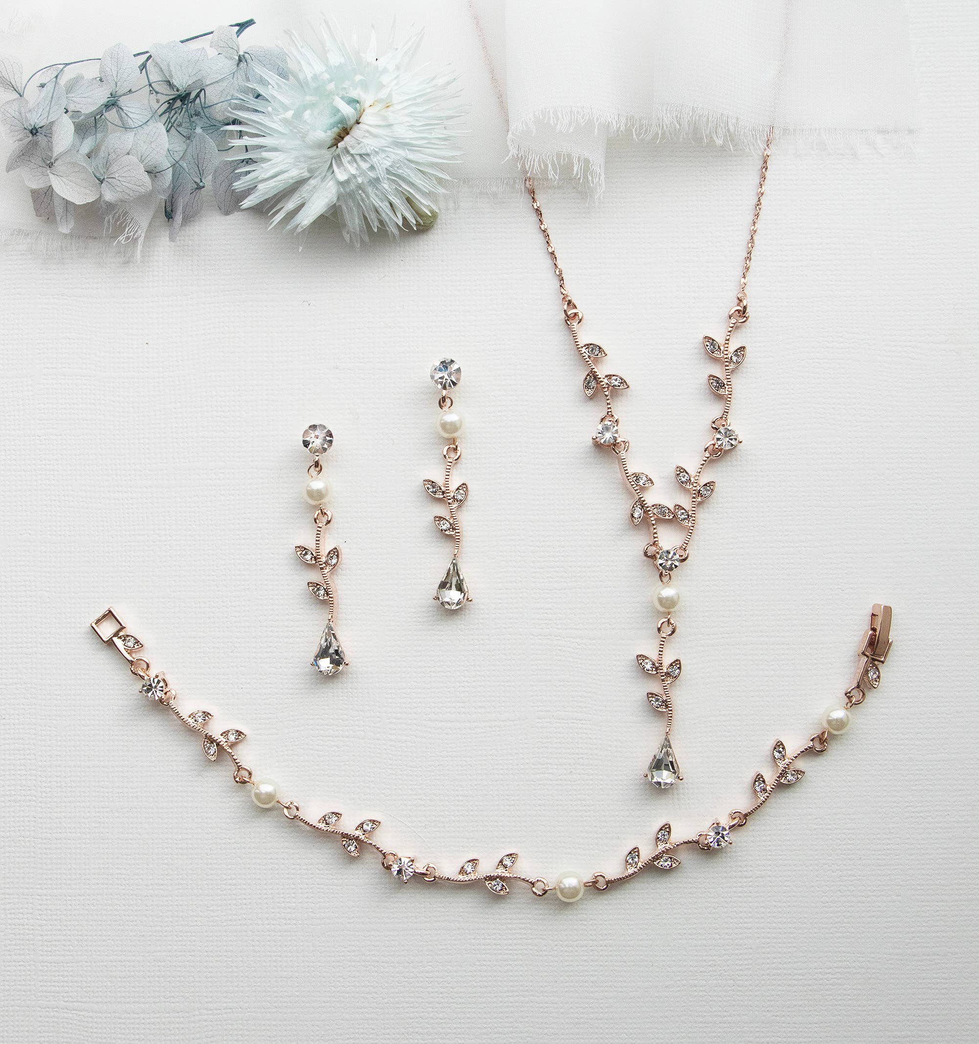 Carla Vine Pearl Jewelry Set