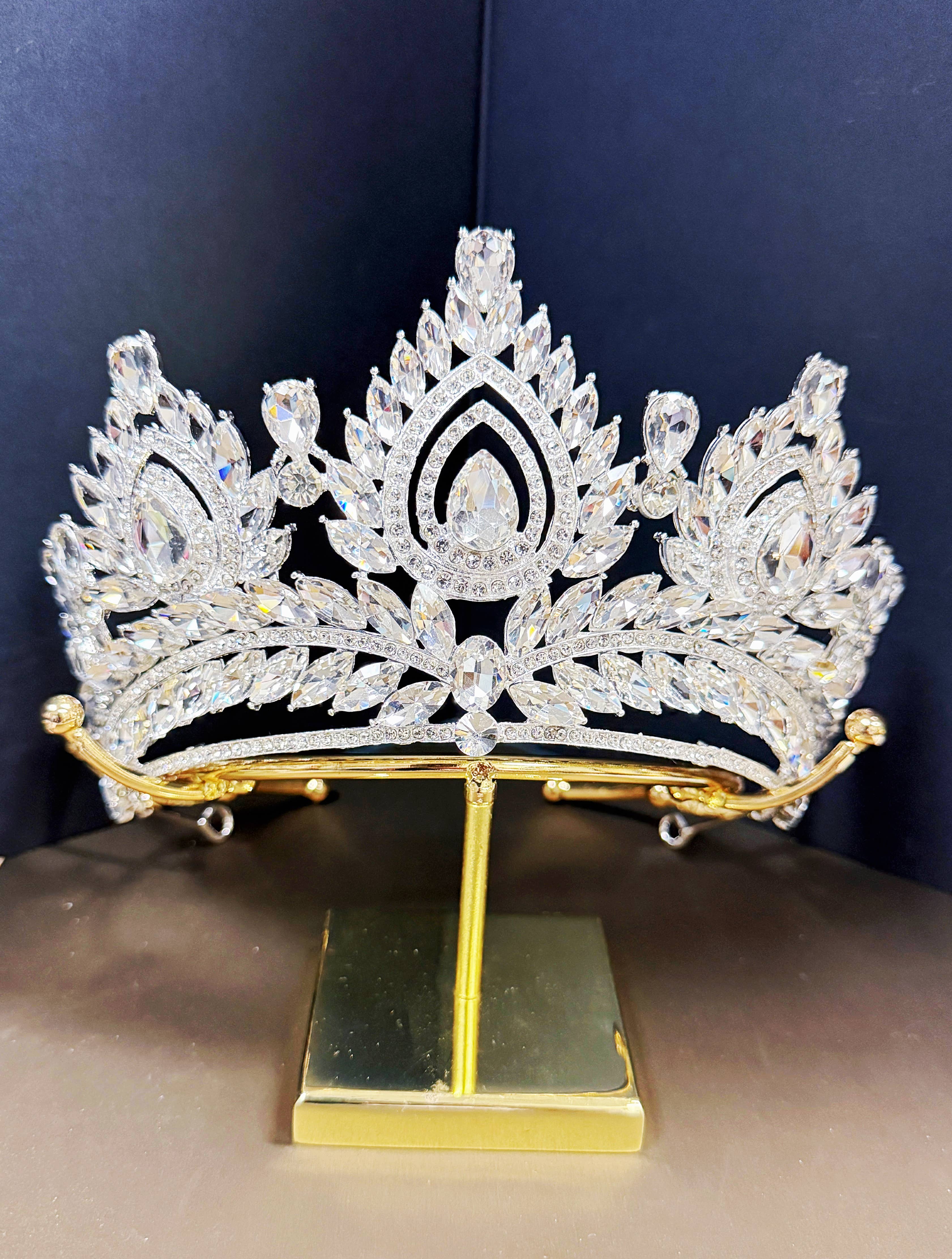 Vintage Style Crystal Crown - CR145