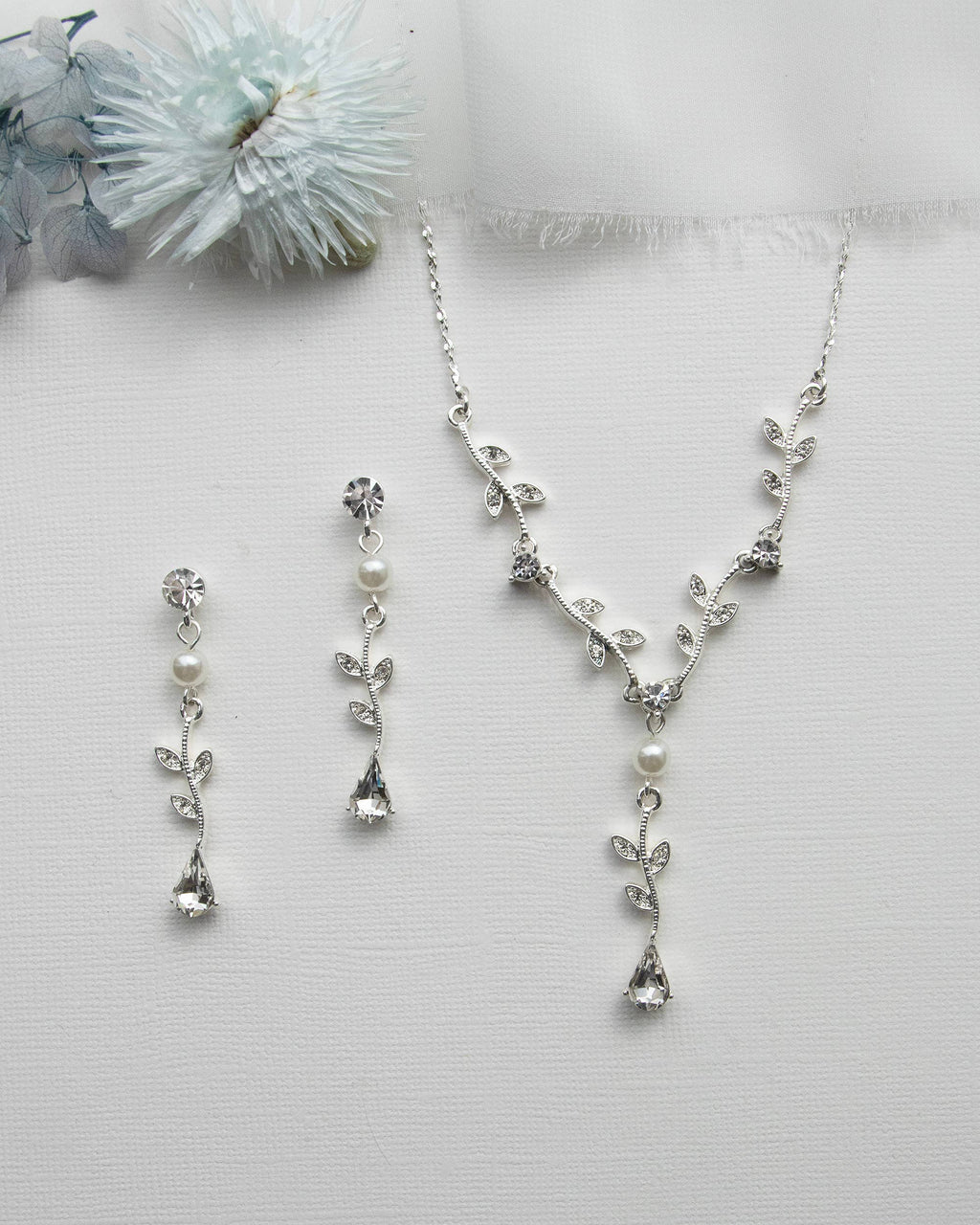 Carla Vine Pearl Jewelry Set