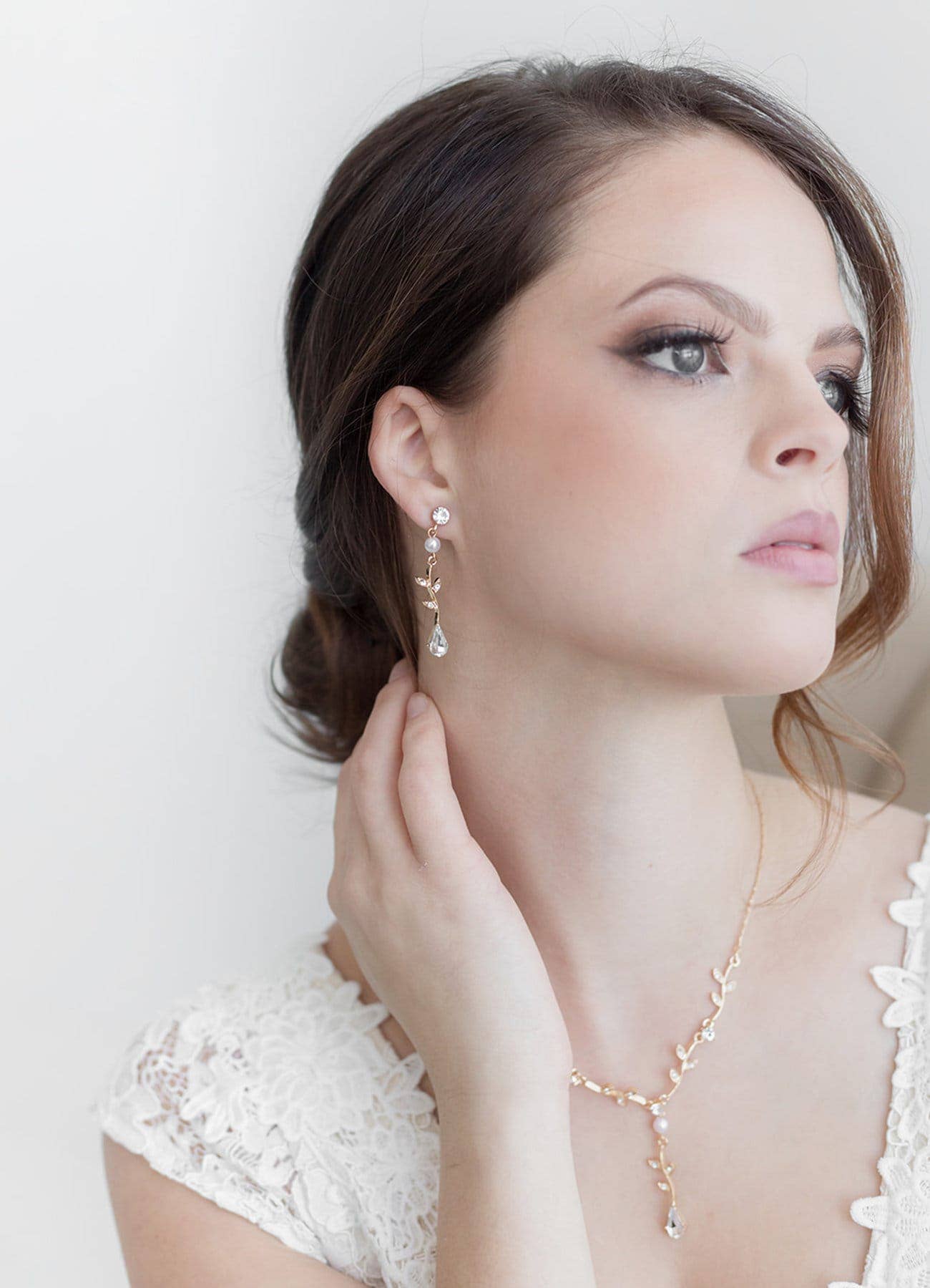 Carla Vine Pearl Jewelry Set
