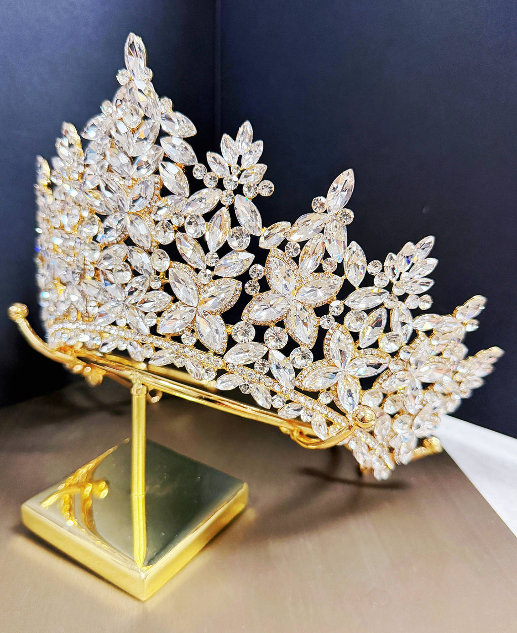Clear/Gold Crystal Crown - CR147