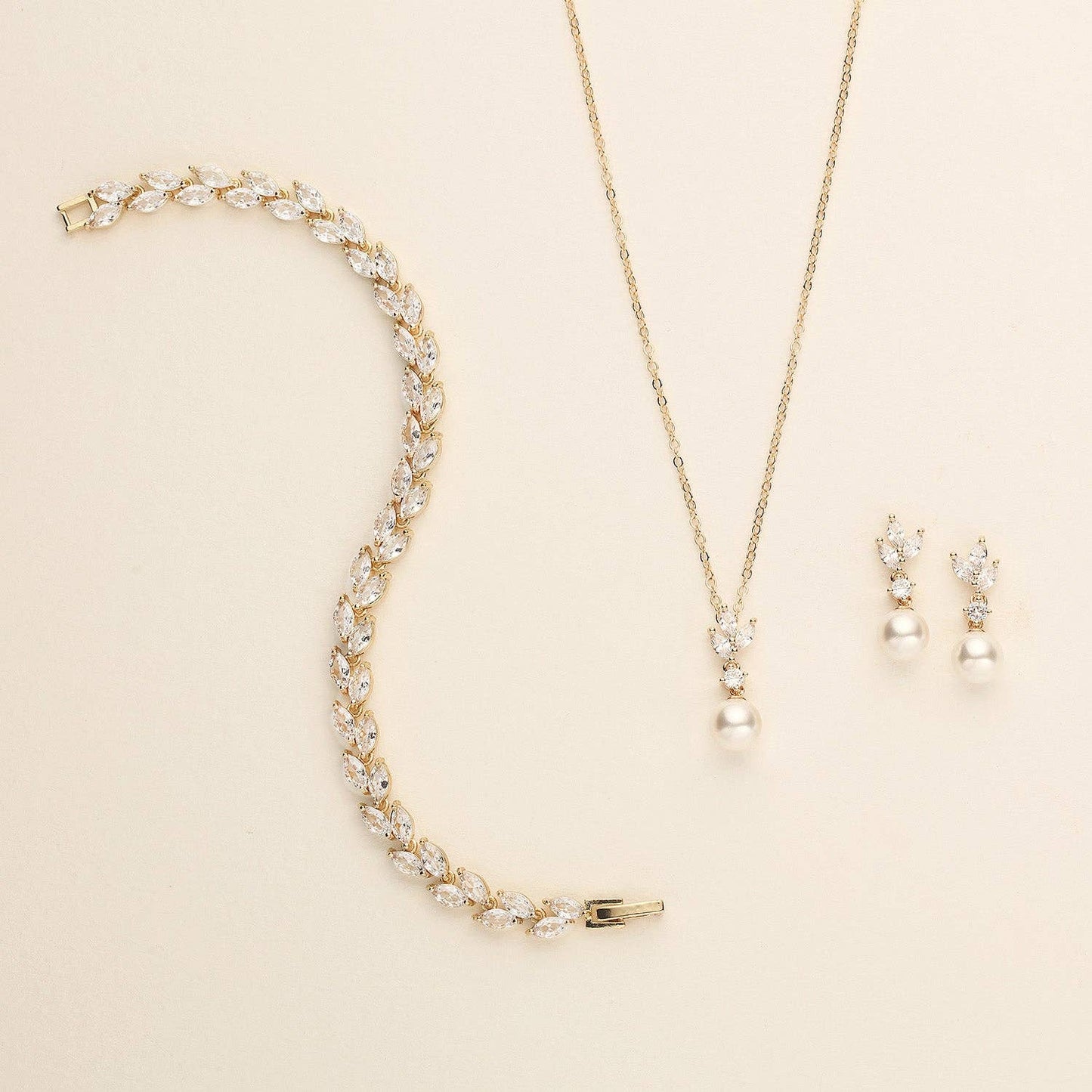 Eve Earrings and Necklace Set