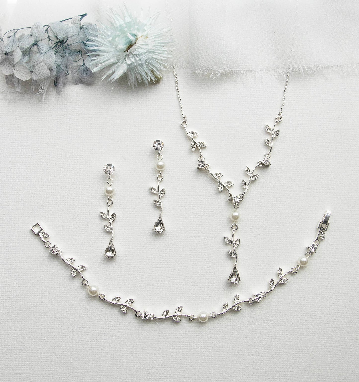 Carla Vine Pearl Jewelry Set