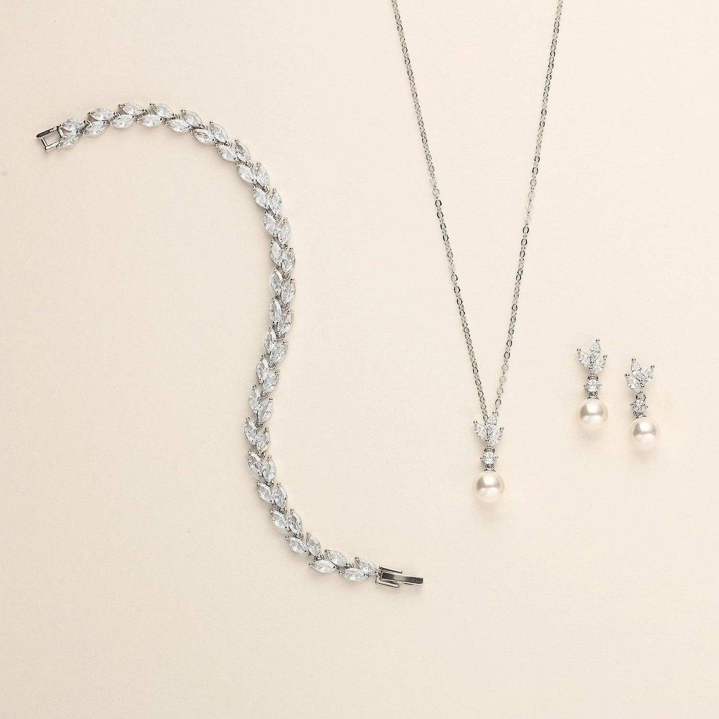 Eve Earrings and Necklace Set