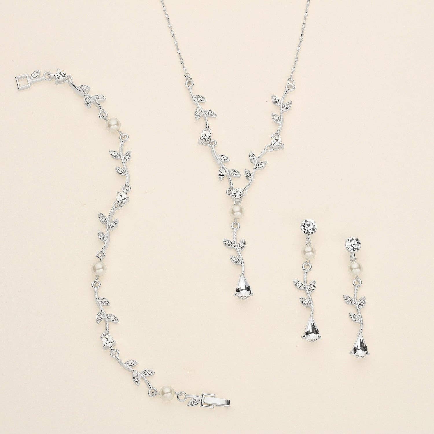 Carla Vine Pearl Jewelry Set