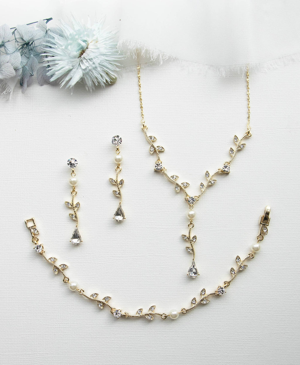 Carla Vine Pearl Jewelry Set
