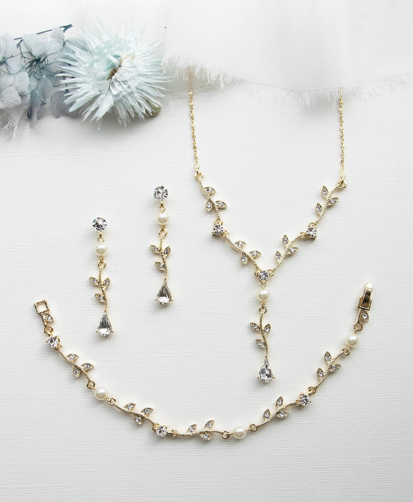 Carla Vine Pearl Jewelry Set