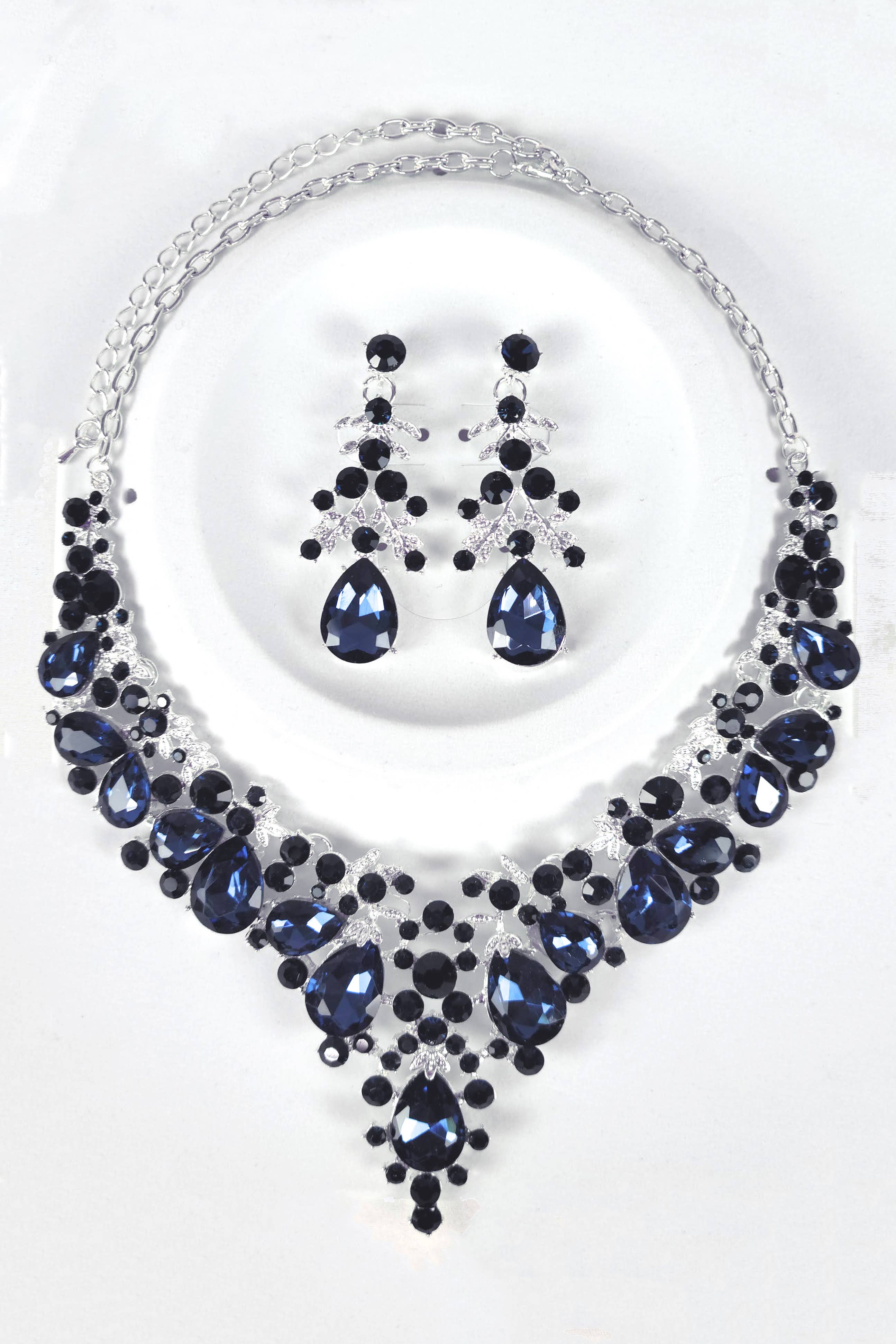 Necklace and Earrings Set. FJN374